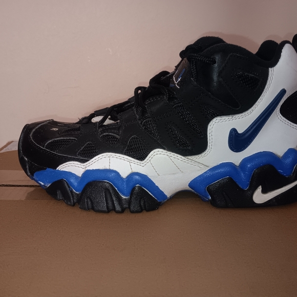 Black and Blue Nike Sneakers - Picture 4 of 5